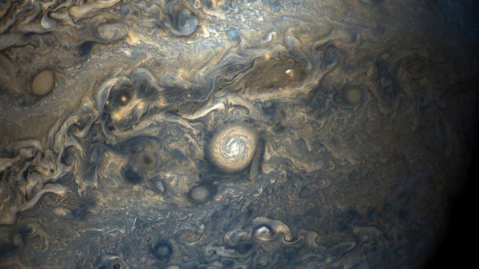 amazing-new-pictures-jupiter-just-perfect-10